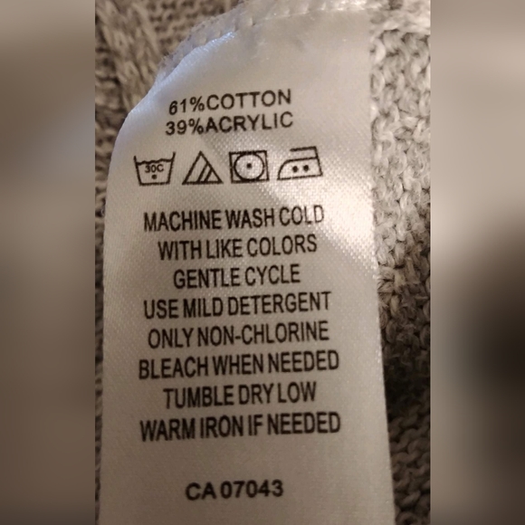 Shrinking Violet- Anthropology sweater - Picture 8 of 8